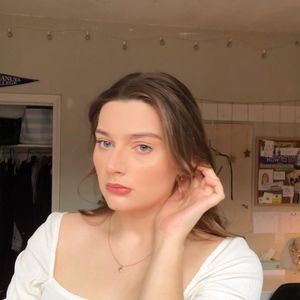 Meet your Posher, Mia